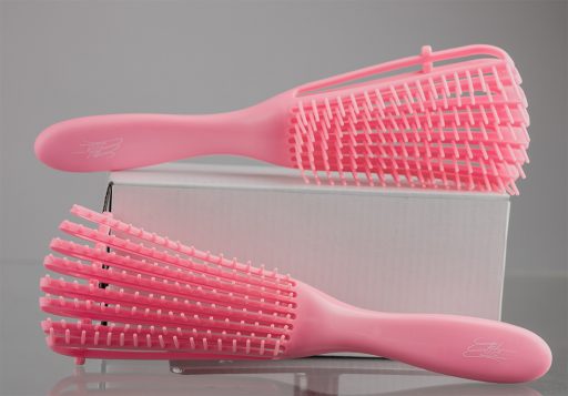 Brosse démêlante dites adieux aux cheveux emmêlés